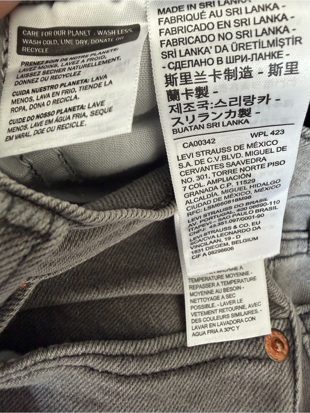 Levi’s Wedgie Straight Jeans in Gray - Picture 13 of 13